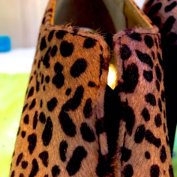 Booties/heels. Faux leopard fur.Size 8m - Picture 3 of 5